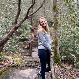 Meet your Posher, Elisabeth